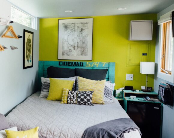 Airbnb Hosts Provide Housing To Covid 19 Responders