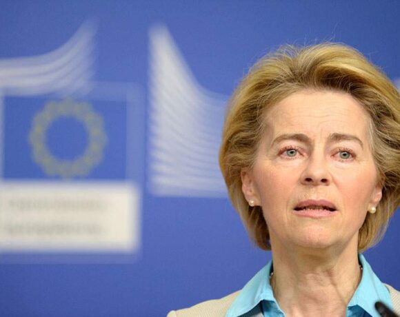 Αυστηρό μήνυμα Φον ντερ Λέιεν: Kάποιοι στην ΕΕ αποφάσισαν να κοιτάξουν μόνο τον εαυτό τους