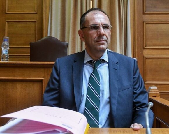 Γεραπετρίτης: Είναι πιθανό να κλείσουν όλα τα ελληνικά αεροδρόμια λόγω κορωνοϊού