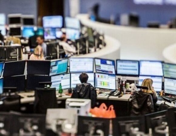 Επιστροφή στις βαριές απώλειες για τις ευρωαγορές