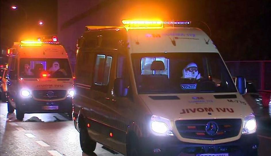 Επιστροφή στον Μεσαίωνα : Επιτέθηκαν σε ασθενοφόρα με ηλικιωμένους ασθενείς από κοροναϊό