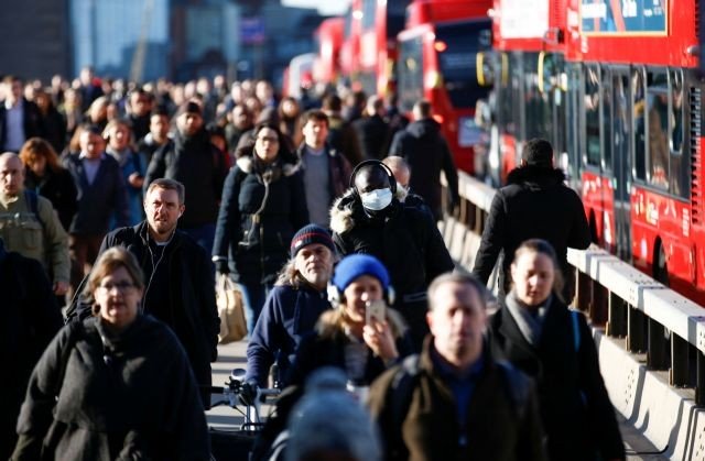 Η Βρετανία ικετεύει 65