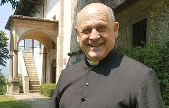 Κοροναϊός: Η θυσία του ιερέα που δεν θα ξεχαστεί – Παράδειγμα προς μίμηση