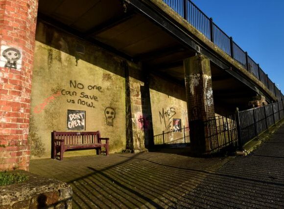 Κοροναϊός : Νεκρή 36χρονη στη Βρετανία πιθανόν από τον ιό – Της είχαν πει ότι δεν είναι προτεραιότητα