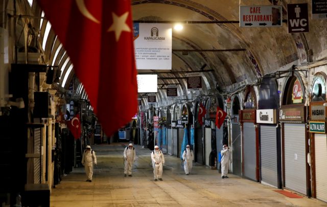 Κοροναϊός – Τουρκία: Στους 131 οι νεκροί, ξεπερνούν τις 9