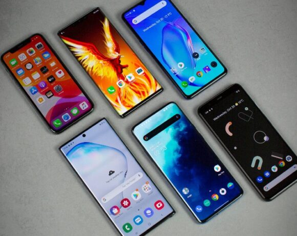 Μεγάλη πτώση στην αγορά των Smartphones τον Φεβρουάριο