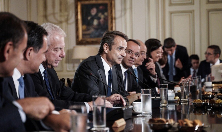 Μητσοτάκης προς υπουργούς και βουλευτές ΝΔ: Καταθέστε το μισό του μισθού σας
