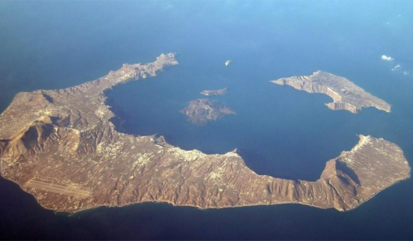 Μυστήριο επικρατεί στη Σαντορίνη με τον εκκωφαντικό θόρυβο που αναστάτωσε τους κατοίκους