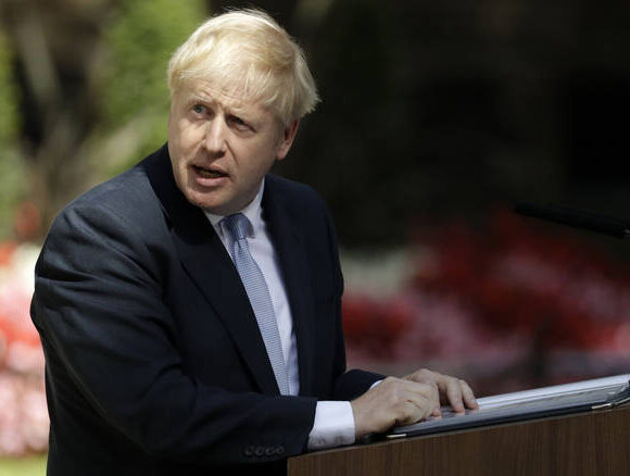 Ο Τζόνσον κλείνει καφέ, μπαρ και εστιατόρια