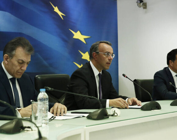 Πακέτο μέτρων για την Oικονομία ανακοινώνει η κυβέρνηση