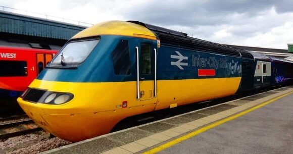 Πρωτοφανής απόφαση: η Βρετανία (ξανα) αναλαμβάνει τον έλεγχο των σιδηροδρόμων που έχει ιδιωτικοποιήσει