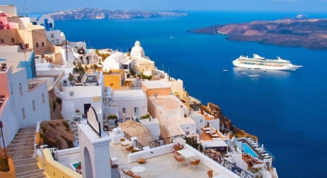 Τουρισμός: Διψήφιο ποσοστό ανόδου για εισπράξεις αφίξεις προ κορωνοϊού