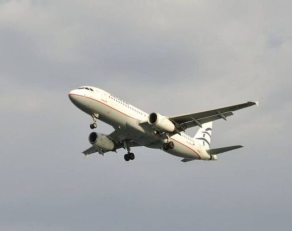 ΥΠΕΞ: Πτήσεις επαναπατρισμού Ελλήνων από Ισπανία και Πολωνία