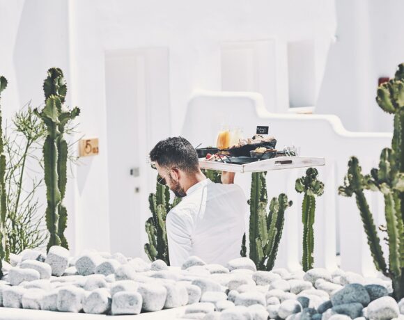 Greece’s Tourism Businesses, Workers Benefit From Covid 19 Support Measures