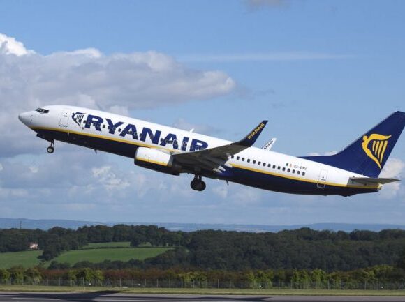 Ryanair: «Περιορισμένες» πτήσεις για τον επαναπατρισμό τουριστών