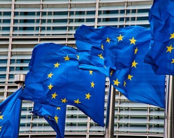 Tύπωμα χρήματος και ευρωομόλογο: Τι σημαίνουν τα μέτρα για τον κορωνοϊό – Ποιες χώρες αντιδρούν 