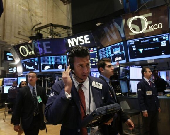 Wall Street: Με πτώση ετοιμάζονται να κλείσουν οι δείκτες το χερότερο τρίμηνο της ιστορίας τους