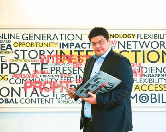 Akazoo: Ποιος είναι ο Απόστολος Ζερβός που έστησε την κομπίνα για να πλουτίσει σε βάρος των μετόχων