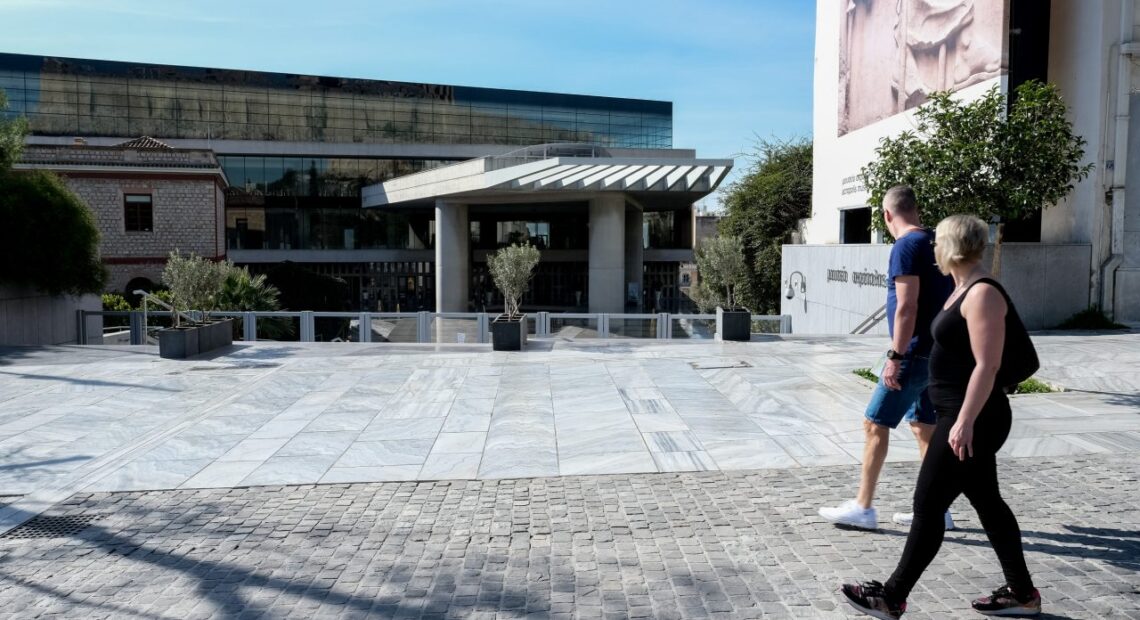 Άρση μέτρων: Τα 7 ορόσημα για τη μετάβαση στην κανονικότητα