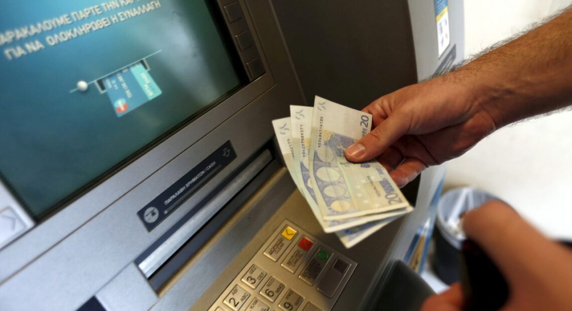 Από σήμερα η καταβολή του επιδόματος των 800 ευρώ