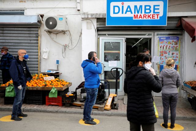 Αρχίζει η οικονομική δραστηριότητα στην Αλβανία – Έχουν χαθεί 50