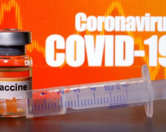 Βρετανία : «Ο κόσμος θα χρειαστεί αναμφίβολα περισσότερα από ένα εμβόλια» – Έμμα Ουόλμσλι