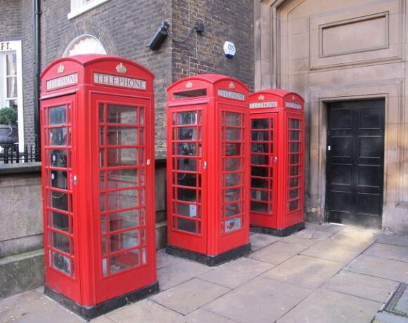 Βρετανία: Φόβος για απώλειες του 40% των μισθών στα ξενοδοχεία