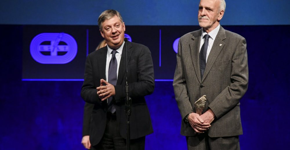 Εκλογές το 2020 ή παραιτήσεις συμβουλίων