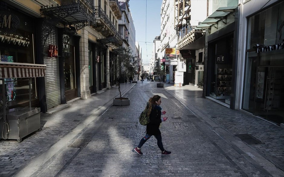 Επέκταση των μέτρων στήριξης: Χιλιάδες νέοι δικαιούχοι στη λίστα για τα 800 ευρώ