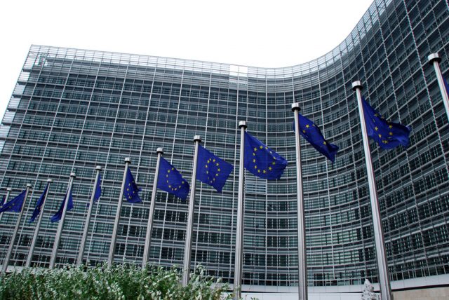 Ευρωπαϊκή Επιτροπή: Μήνυμα για την προτίμηση Voucher, έναντι πιστωτικού