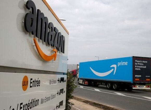 Η Amazon απειλεί να αναστείλει τις δραστηριότητές της στη Γαλλία