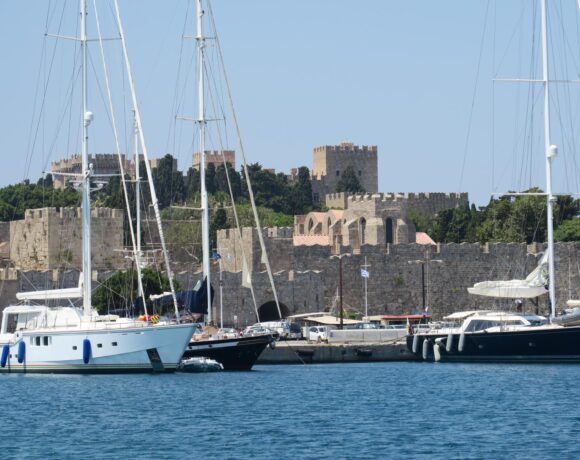 Η στρατηγική στον Τουρισμό θα κρίνει το μέγεθος της οικονομικής ύφεσης της χώρας