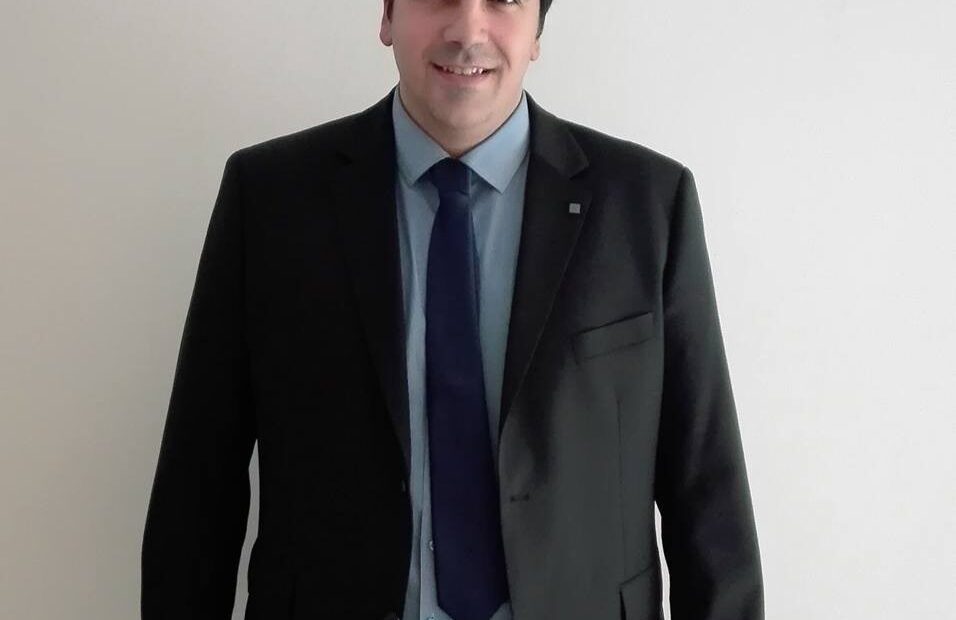 Θα κάτσουμε να περιμένουμε ή θα προσπαθήσουμε;