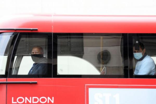 Κοροναϊός – Βρετανία : Νέα μέτρα προστασίας στα λεωφορεία μετά τον θάνατο 20 οδηγών