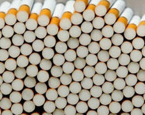 Κοροναϊός: Ειδικοί της υγείας συνιστούν στις καπνοβιομηχανίες να σταματήσουν την πώληση προϊόντων καπνού
