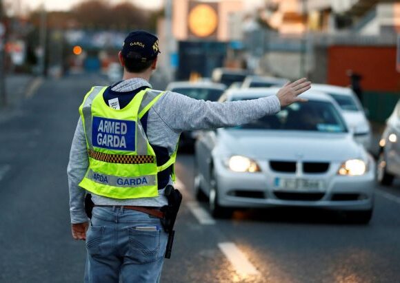 Κοροναϊός – Ιρλανδία : Έκαναν έλεγχο μετακίνησης – Βρήκαν κοκαΐνη