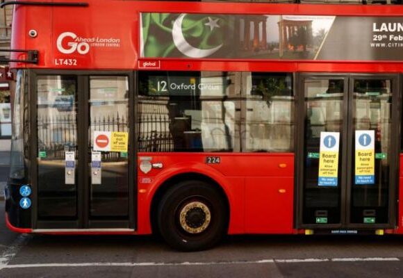 Κοροναϊός: Νέος τραγικός απολογισμός στη Βρετανία – 596 νεκροί σε 24 ώρες