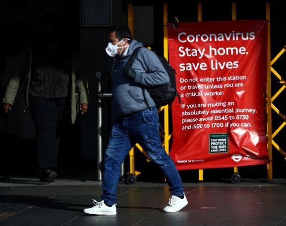 Κοροναϊός : Τουλάχιστον μέχρι τέλος Μαΐου η καραντίνα στη Βρετανία