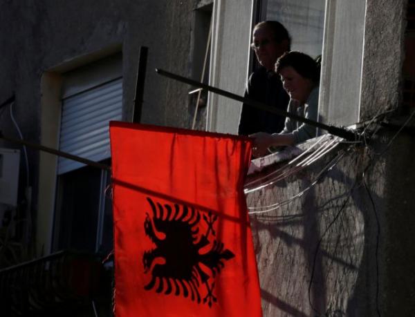 Κοροναϊός : Χορεύοντας στις ταράτσες εν μέσω καραντίνας στην Αλβανία