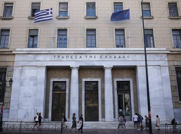Κορωνοϊός: Πώς «παγώνουν» για 3 μήνες δάνεια – Τι πρέπει να κάνετε με τις τράπεζες
