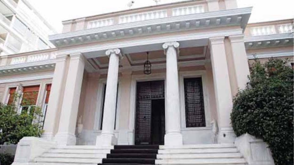 Κυβέρνηση: Τα ΚΕΚ δεν θα πληρωθούν για το καταργηθέν πρόγραμμα τηλεκατάρτισης