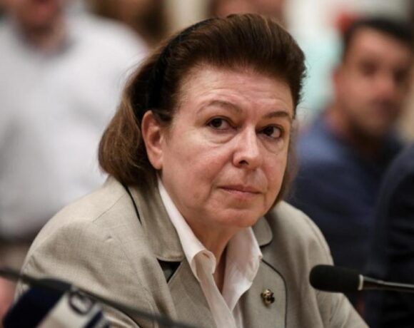 Μενδώνη: Τα 800 ευρώ και τα άλλα θετικά μέτρα δεν εξαιρούν τους εργαζομένους στους κλάδους του Πολιτισμού