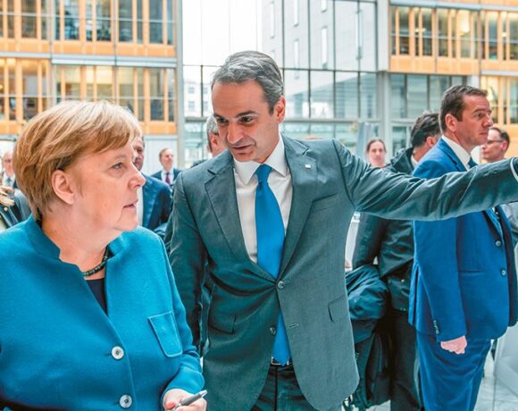 Μητσοτάκης σε Μακρόν – Μέρκελ: Τι ζητάμε για τη συμφωνία ΕΕ – Ερντογάν για το προσφυγικό