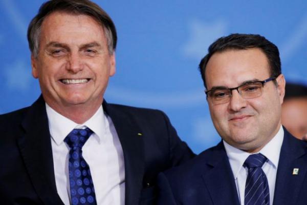 Ξέφυγε ο Μπολσονάρο: Κατηγορεί τον ΠΟΥ ότι «ωθεί τα παιδιά στην ομοφυλοφιλία»