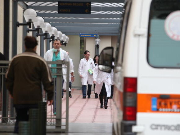 Σήμερα η έκτακτη οικονομική ενίσχυση για εργαζόμενους σε νοσοκομεία, ΕΟΔΥ, ΕΚΑΒ, Πολιτική Προστασία