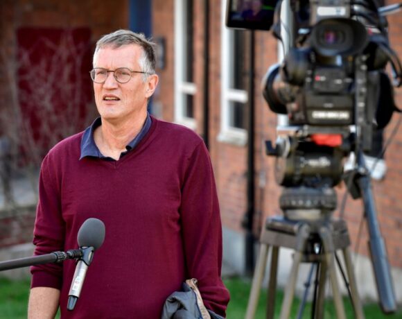 Σουηδία : «Αμετανόητος» παραμένει ο επικεφαλής της ανορθόδοξης στρατηγικής απέναντι στον κοροναϊό