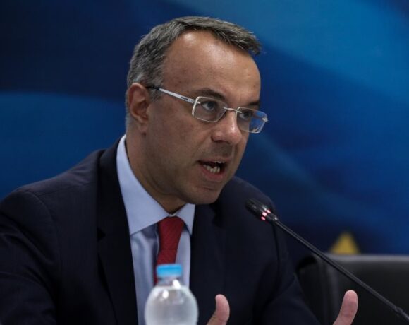 Σταϊκούρας στον ΘΕΜΑ 104,6: Απώλεια 2,5% του ΑΕΠ για κάθε μήνα «λουκέτου»