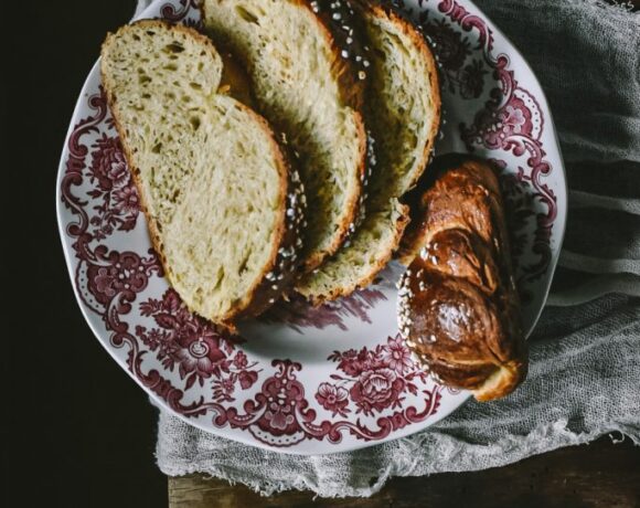 Συνταγή για τσουρέκι με προζύμι