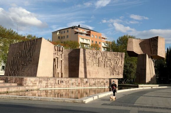 Χωριό μετατράπηκε σε ανθρώπινο «εργαστήριο» στη μάχη κατά του κοροναϊού