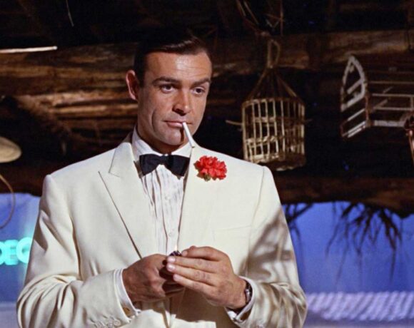 Όνορ Μπλάκμαν : Πέθανε το θρυλικό κορίτσι του Τζέιμς Μποντ «Πούσι Γκαλόρ»